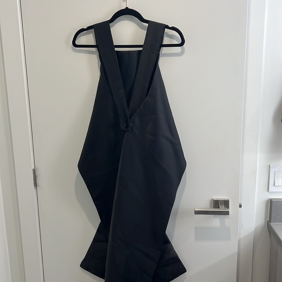 Ink black backless top with train - size small - Picture 2 of 3